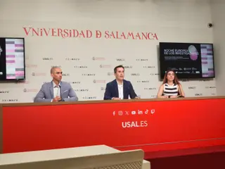 Federico Bueno de Mata, Raúl Rivas y Marian Tardáguila en la presentación de de la Noche de los Investigadores de la Universidad de Salamanca