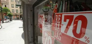 Descuentos hasta el 70% en el ‘inicio oficial’ de las rebajas de verano en el comercio