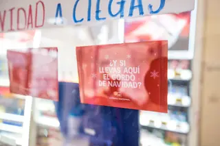 Un cartel en el que se lee '¿Y si llevas aquí el Gordo de Navidad?'