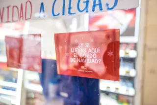 Un cartel en el que se lee '¿Y si llevas aquí el Gordo de Navidad?'
