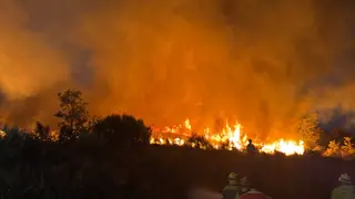Dos incendios activos en Salamanca movilizan a 13 medios y un helicóptero