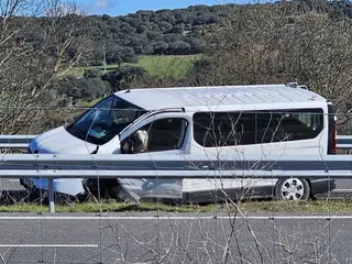 Al menos dos heridos en una colisión entre una furgoneta y un camión en la A-66, en Guijuelo | Sonsoles Fiallegas