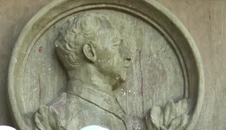 Retirada del medallón de Franco de la Plaza Mayor