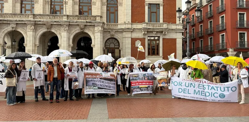 Concentración de los médicos de Salamanca en Valladolid