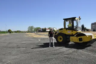 Santa Marta acondiciona una parcela privada con más de 100 plazas de aparcamiento junto a la carretera de Naharros