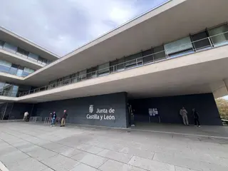 Delegación Territorial de la Junta de Castilla y León Edificio ESAUN (1)