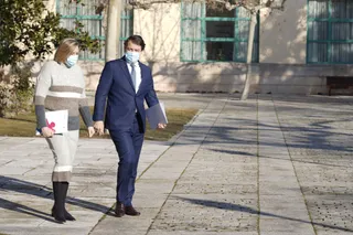 La consejera de Familia, Isabel Blanco, y el presidente de la Junta de Castilla y Léon, Alfonso Fernández Mañueco. | ICAL