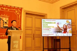 El concejal de Comercio, Pedro Martínez presentando la III Semana del Comercio | Salamanca24horas