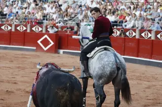 Corrida de rejones en La Glorieta | Juanes