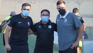 Sergio Hernández y Javi Sierra (junto a Raúl de Arriba, del Salamanca CF UDS), en un encuentro de pretemporada / FOTO SALAMANCA24HORAS.COM