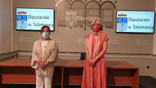 La diputada de Bienestar Social junto con la presidenta de la Asociación Plaza Mayor