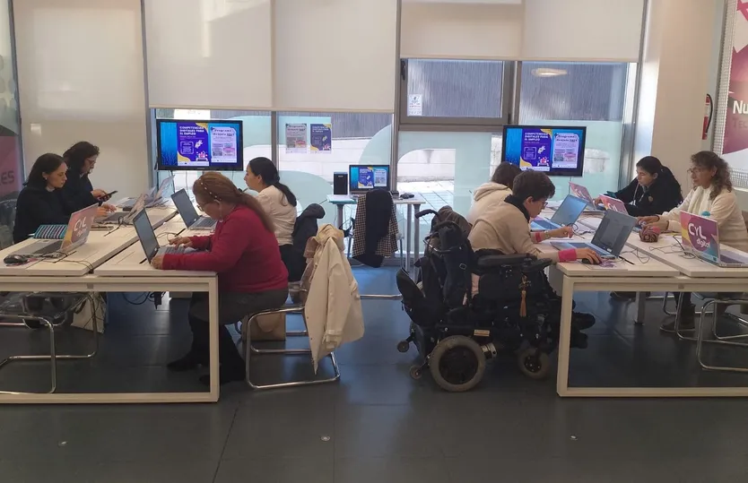 Taller de Competencias Digitales de la Asociación de Ayuda a la Mujer