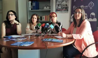 Integrantes de la asociación de ayuda a la mujer 'Plaza Mayor'