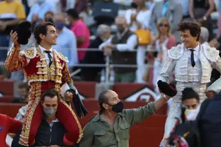 Chaves y Roca Rey, triunfadores