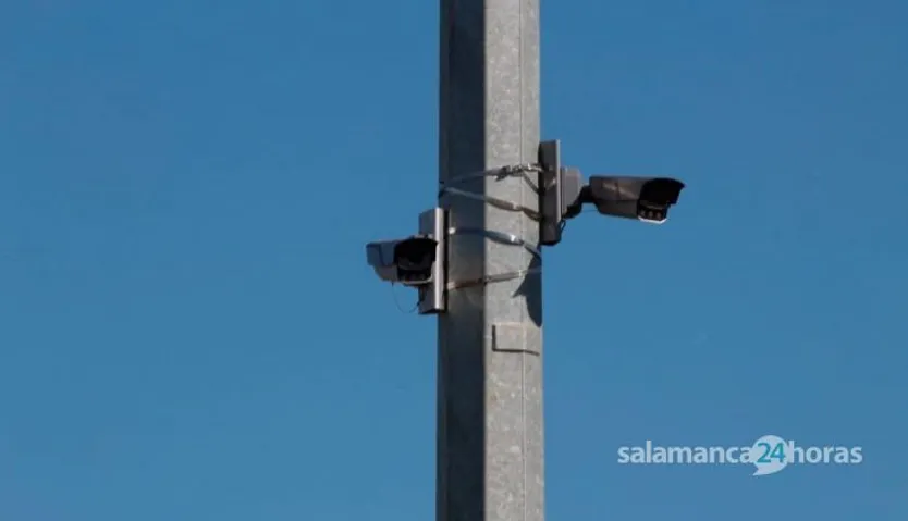 Cámaras de vigilancia por presencia de carreras ilegales en el polígono de Peña Alta. Fotos S24H (2)