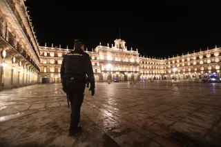 El toque de queda sigue establecido a las 20:00 horas