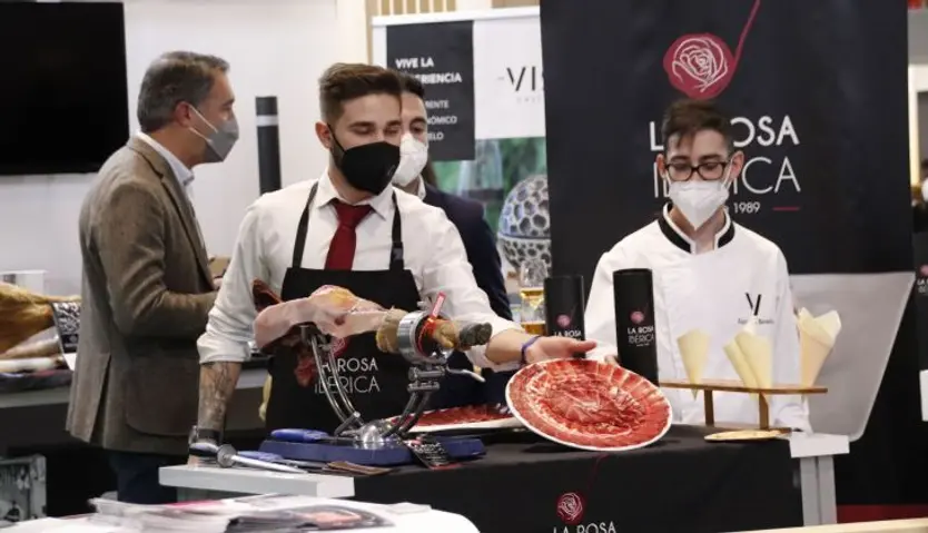 Roberto Martín, alcalde de Guijuelo en FITUR