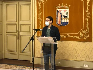 El concejal de Juventud, Ángel Fernández, durante la presentación del certamen 'Jóvenes Creadores'