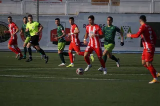 Una acción del partido CD Guijuelo - Zamora CF
