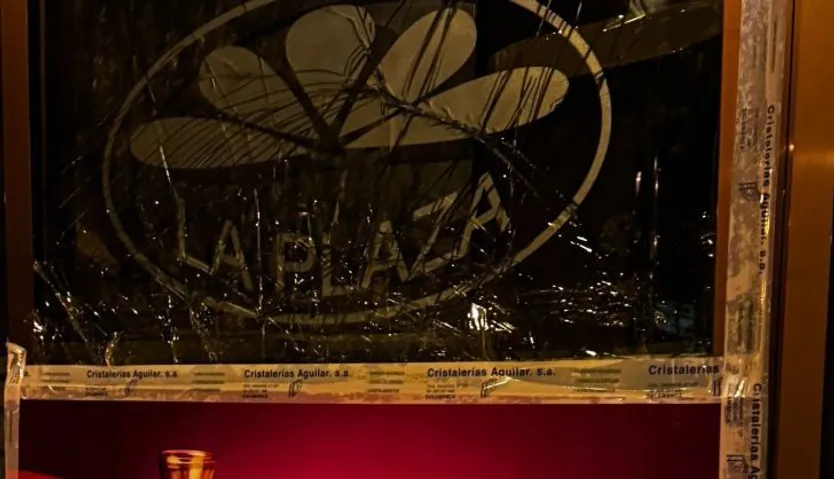 Cristales rotos en un bar de Villamayor tras un intento de robo (3)
