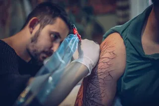 Tatuador. Foto Infosalus