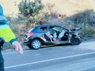 JL Leal / ICAL. Accidente en la localidad zamorana de La Hiniesta