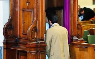 Confesionario. Foto de archivo
