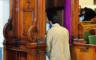 Confesionario. Foto de archivo