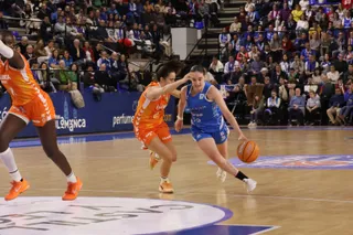 Perfumerías Avenida - Valencia Basket