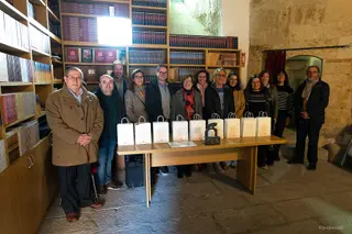 El Centro de Estudios Salmantino entrega sus últimas publicaciones a institutos de secundaria