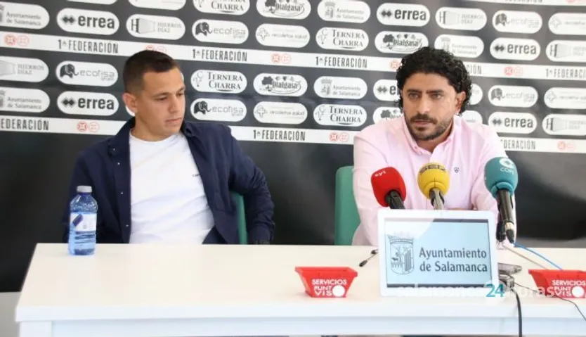 GALERÍA | Presentación de Dani Llácer como primer entrenador de Unionistas