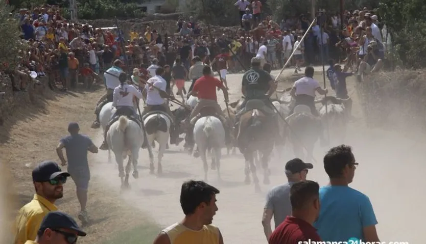 Imagen de archivo de un encierro a caballo en Lumbrales