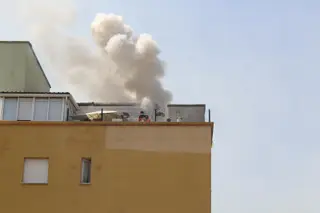 Un incendio moviliza un amplio dispositivo en Santa Marta de Tormes ante el avance de las llamas