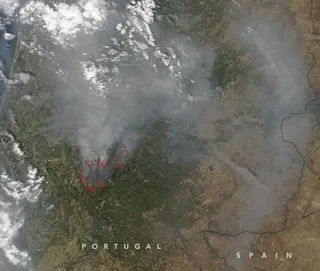 El incendio de Portugal tiñe de gris el cielo de León