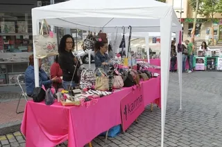 Mercadillo en la plaza del oeste