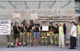 Manifestación Bomberos Forestales en Valladolid