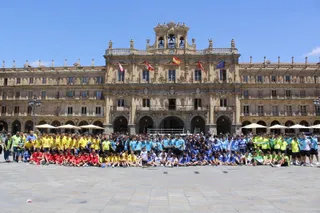 participantes del VI Torneo de Fútbol Sala ‘Ciudad de Salamanca’ y a las delegaciones de los dos equipos del Club Unionistas Fútbol Sala