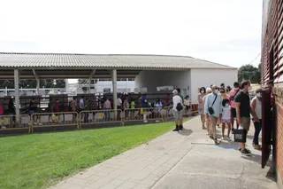 Colas en los pabellones de Salamaq el pasado septiembre