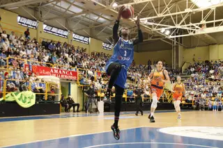 Copper deja una bandeja ante Valencia | FOTO SALAMANCA24HORAS.COM