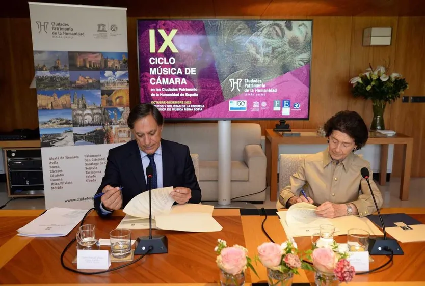 Presidenta Fundadora de Escuela Superior de Música Reina Sofía, Paloma O’Shea, y el Presidente del Grupo Ciudades Patrimonio de la Humanidad de España y Alcalde de Salamanca, Carlos García Carbayo
