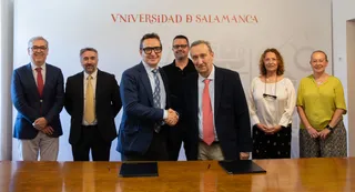 El rector de la USAL, Juan Manuel Corchado, y el nuevo presidente de Fundación Personas, Carlos Martín, suscriben un convenio de colaboración para la creación de la Cátedra “Fundación Personas: Discapacidad y futuro”, impulsada por el INICO