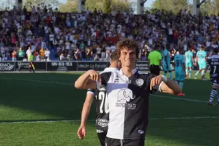 Slavy celebra un gol al Barcelona Atlétic | FOTO SALAMANCA24HORAS.COM