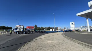 Montaje pasarela peatonal entre los polígonos El Montalvo, en Carbajosa (3)