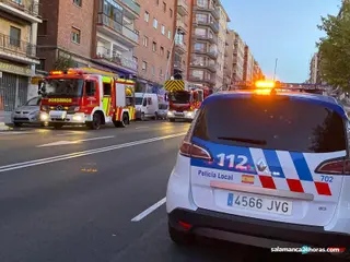Bomberos Salamanca junto a Policía Local. Fotografía de archivo