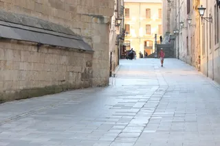El Ayuntamiento de Salamanca comienza a retirar los maceteros gigantes