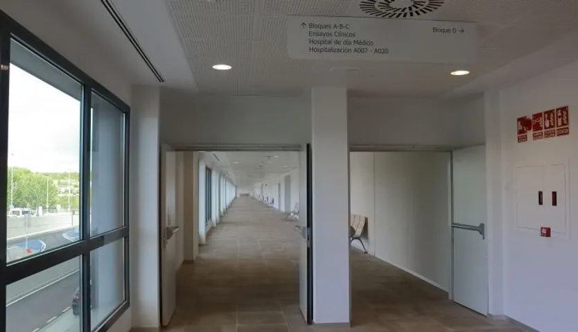 Pasillo de Acceso a Hospital de Día y Ensayos Clínicos