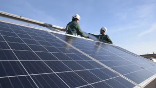 Imagen de archivo de una instalación de placas solares para el fomento del autoconsumo energético