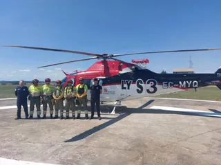 Brigada helitransportada de la base de Guadramiro LY-S3. Foto @naturalezacyl