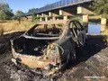 Arde un coche en la A-50 y obliga a movilizar a los bomberos de madrugada
