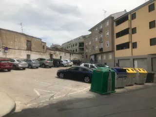 Alba, plaza aparcamiento trasera Benitas